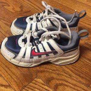Nike red white & blue tennis shoes size 11 C
